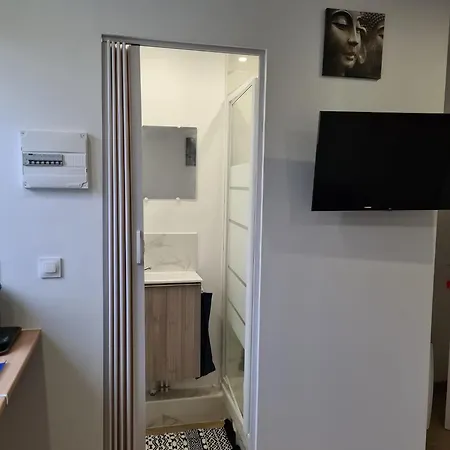 Bien Equipe Et Independant Avec Veranda Commune Apartamento *